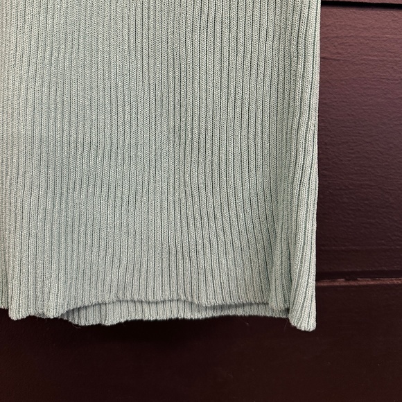 Max Mara RTW rib-knit cropped vest top - Picture 3 of 7